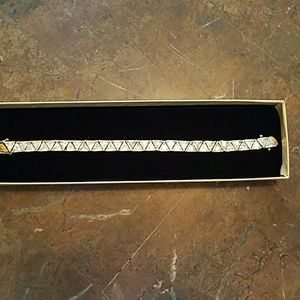 Sterling silver cubic zirconia bracelet with 14 ka